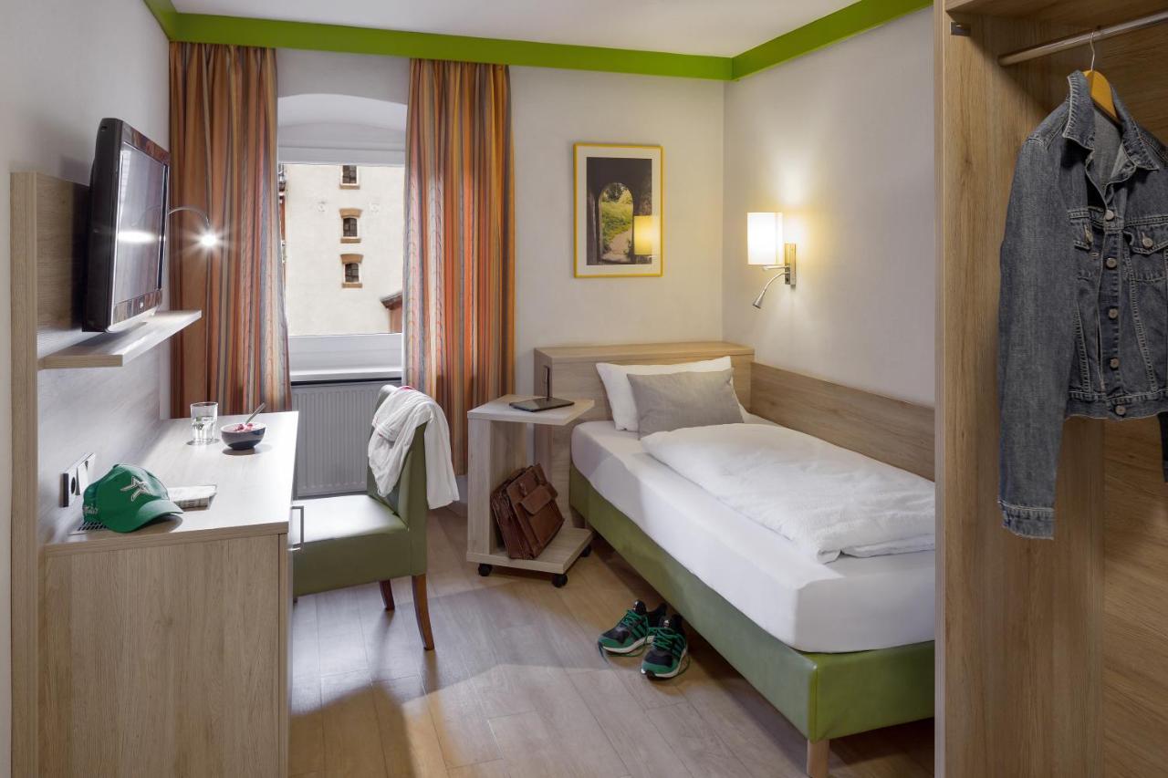 Edelsfeld Wirtshaus & Hotel Goldener Greif מראה חיצוני תמונה
