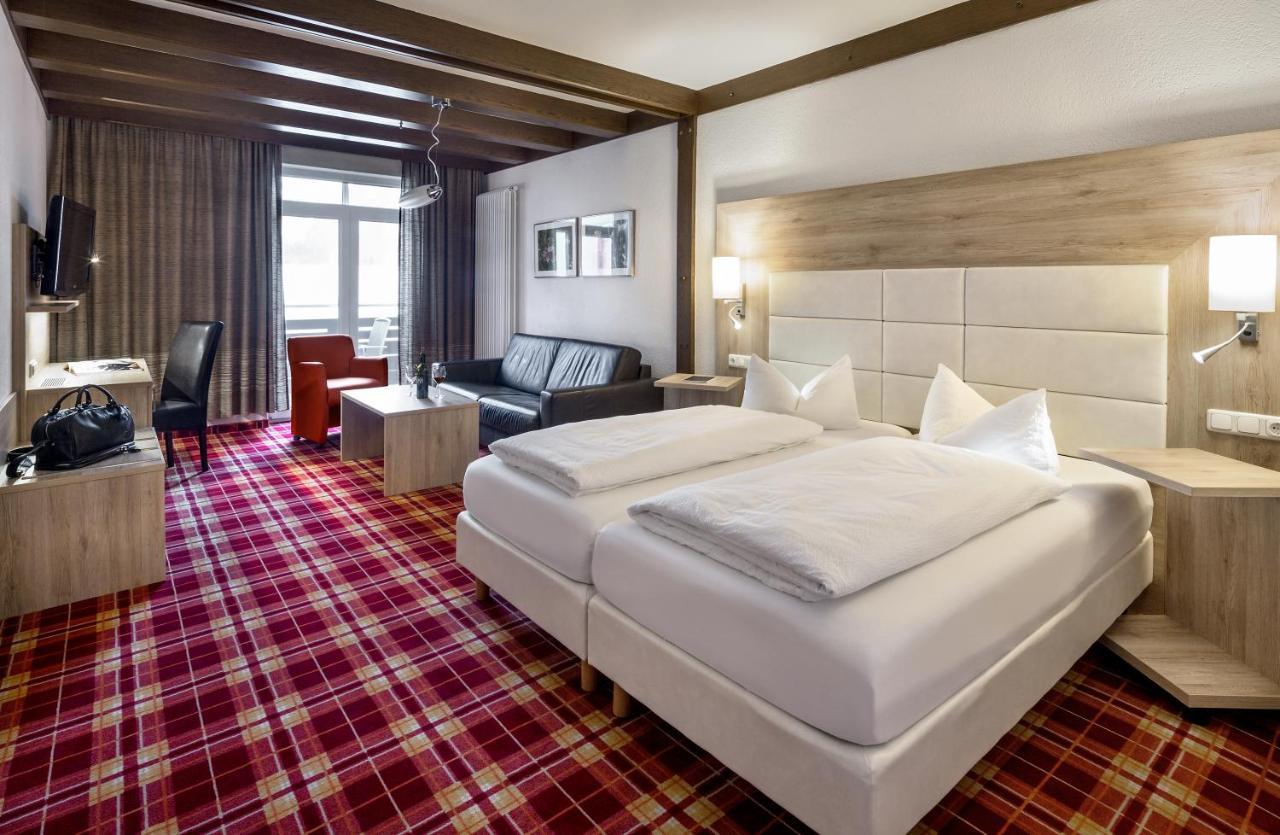 Edelsfeld Wirtshaus & Hotel Goldener Greif מראה חיצוני תמונה