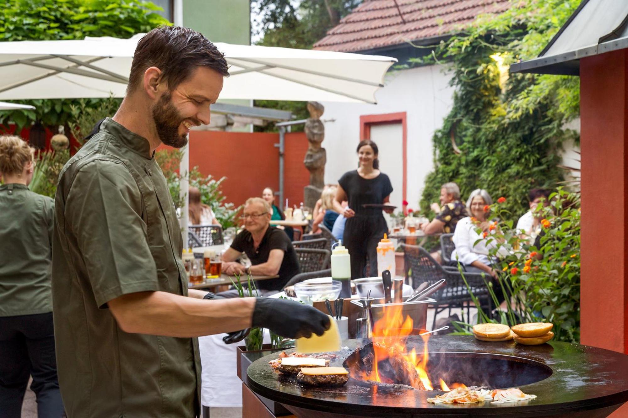Edelsfeld Wirtshaus & Hotel Goldener Greif מראה חיצוני תמונה