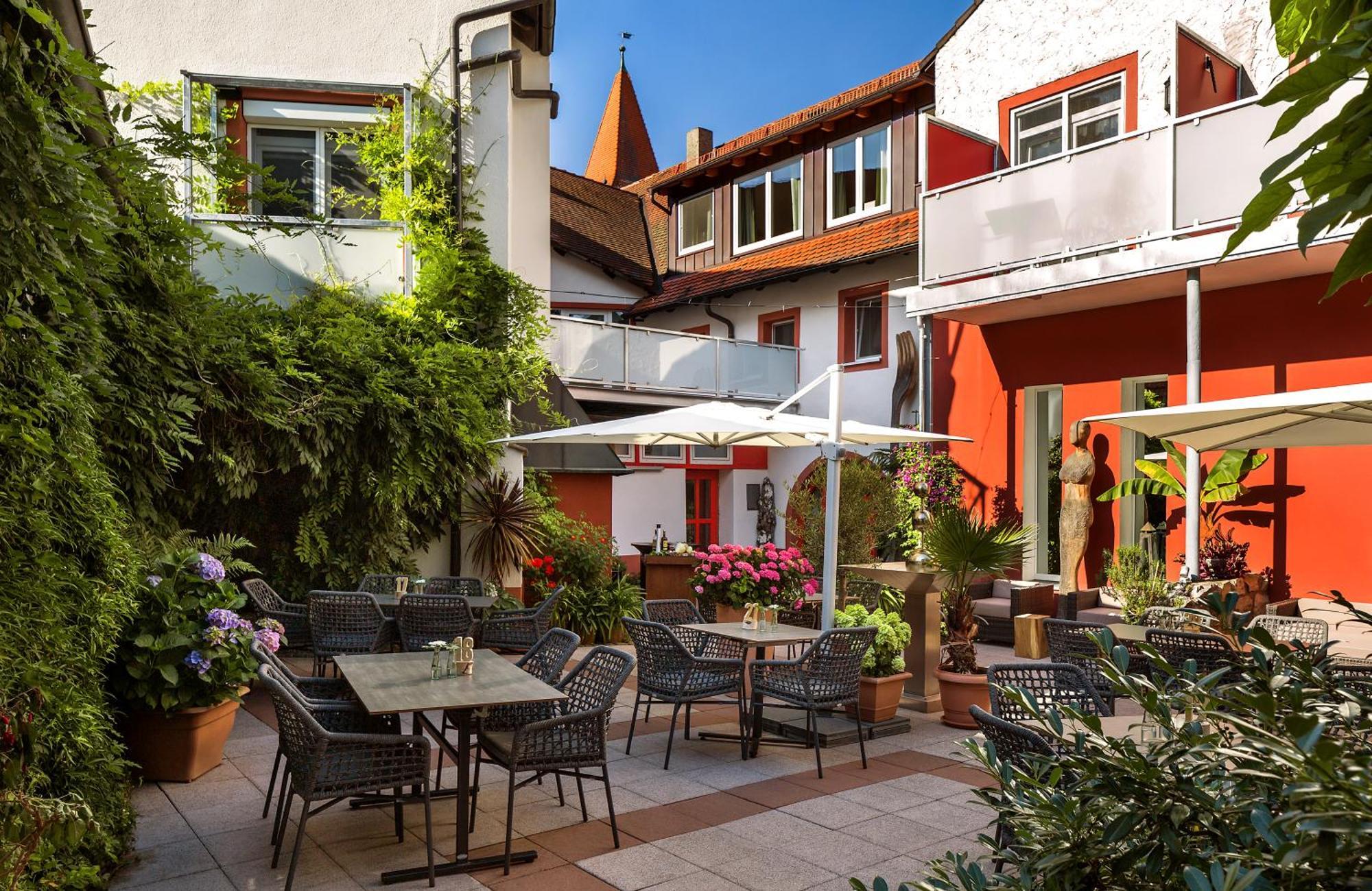 Edelsfeld Wirtshaus & Hotel Goldener Greif מראה חיצוני תמונה