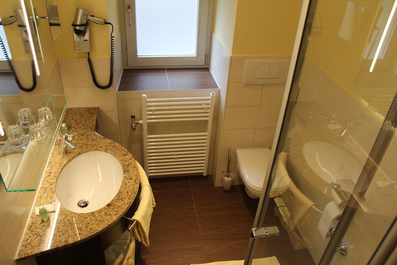 Edelsfeld Wirtshaus & Hotel Goldener Greif מראה חיצוני תמונה